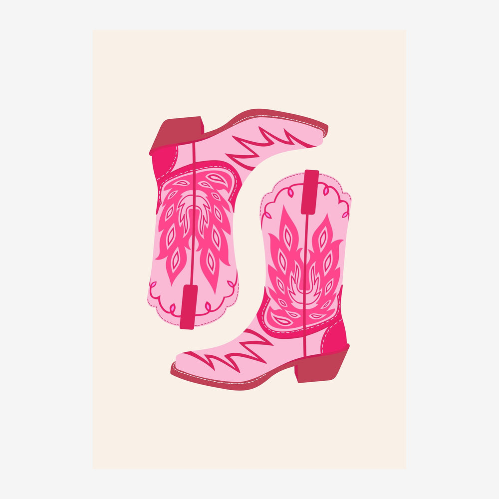Illustration de deux bottes de cowboy rose vif avec motifs floraux stylisés, présentées côte à côte sur un fond beige pâle.