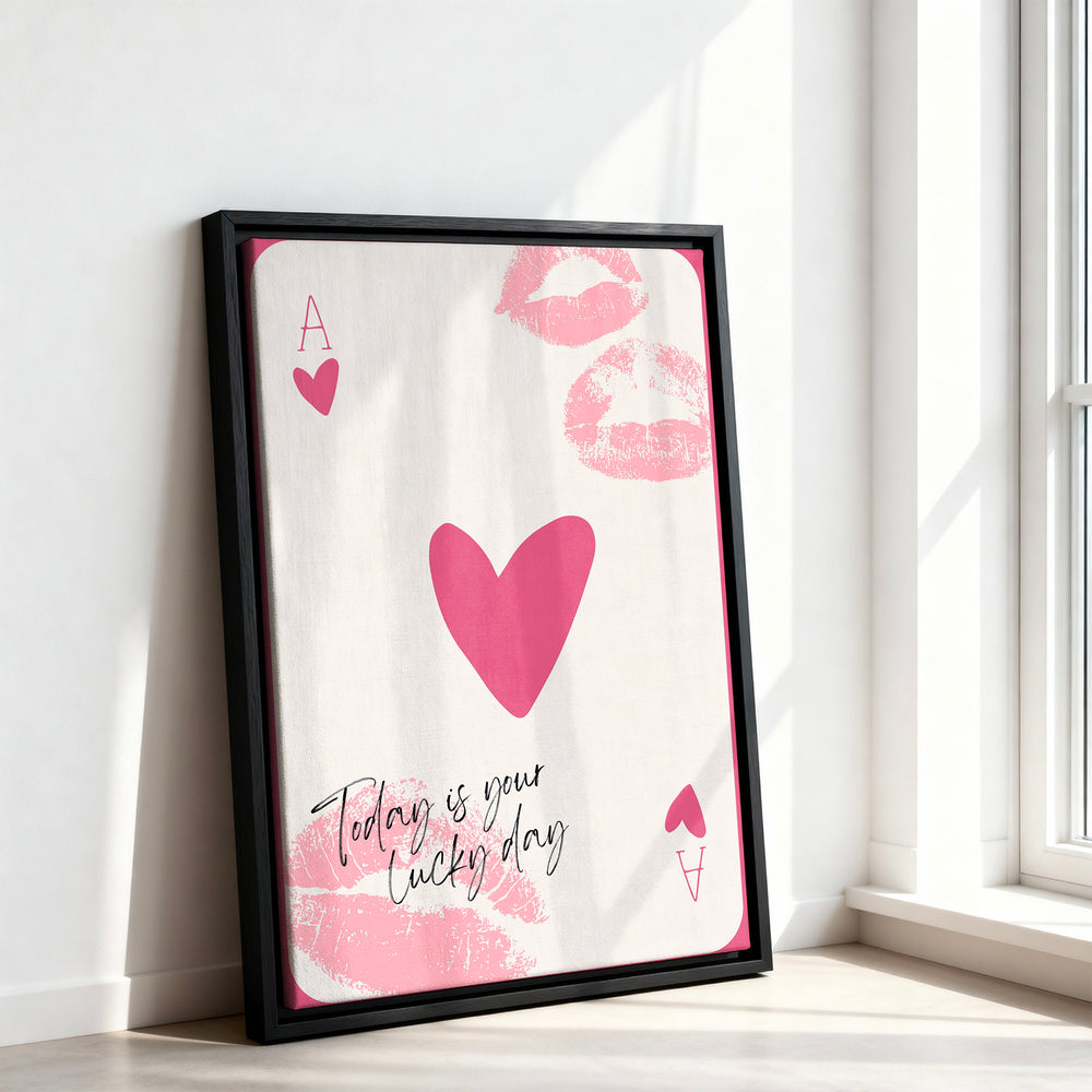 Le tableau accroché en situation dans un intérieur meublé.