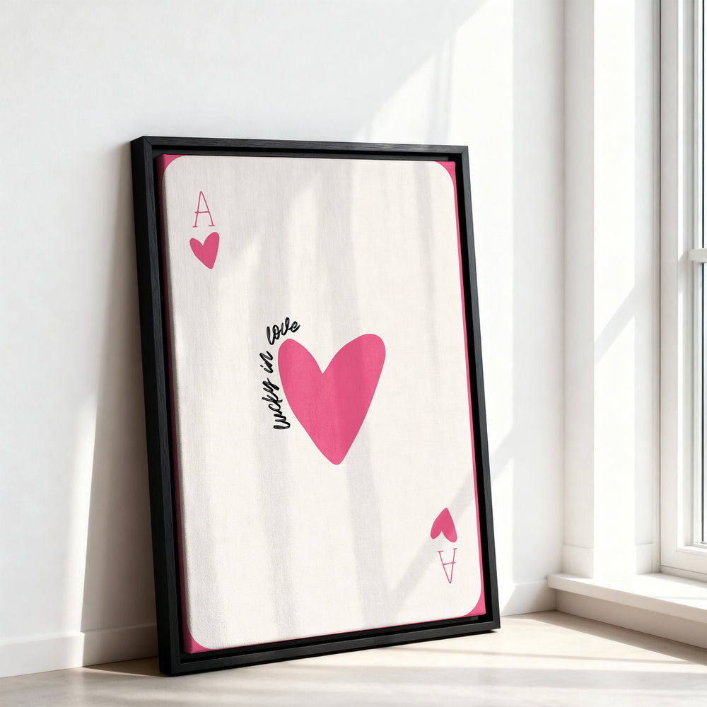 Le tableau accroché en situation dans un intérieur meublé.