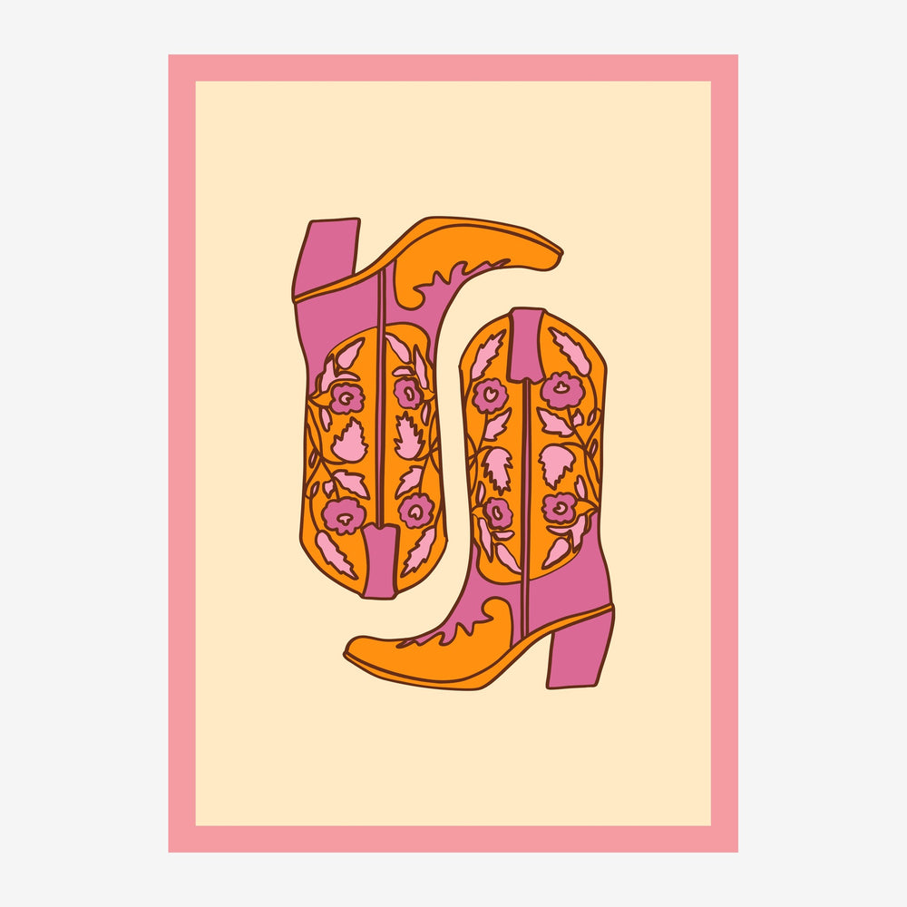 Illustration stylisée de deux bottes de cowgirl roses et oranges ornées de fleurs, sur fond beige.