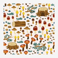 Motif illustré sur fond blanc montrant une variété de champignons rouge, jaune et marron, des troncs d'arbres sciés, des.