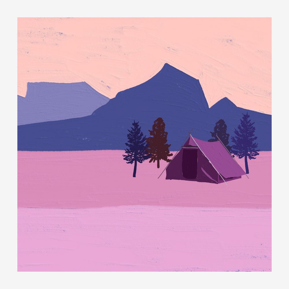 Illustration d'un campement avec tente rose et arbres devant des montagnes bleues sous un ciel rose pêche.