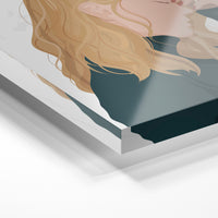 Gros plan de la matière : le tirage sous verre acrylique, tranche transparente visible.