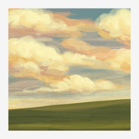 Paysage minimaliste montrant un ciel nuageux aux tons dorés et crème dominant une plaine verte à l'horizon.