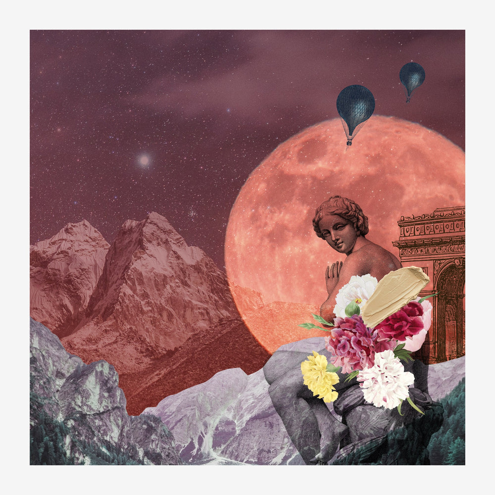 Collage pop-art montrant une figure lisant devant une immense lune rose, des montagnes terracotta, des ballons bleus et des.