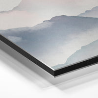 Gros plan de la matière : le tirage contrecollé sur aluminium Dibond mat, tranche visible.