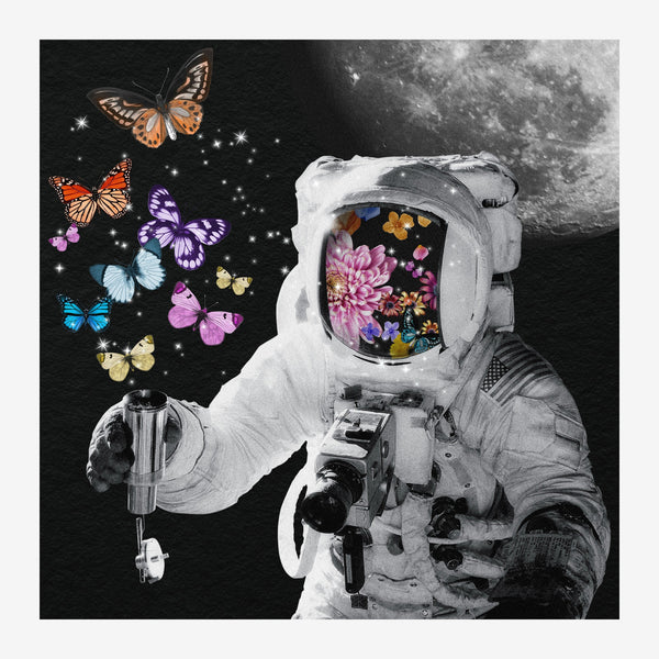 Collage pop art montrant un astronaute en scaphandre gris et blanc face à des papillons colorés et des fleurs émergeant de.