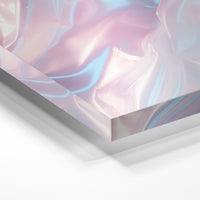 Gros plan de la matière : le tirage sous verre acrylique, tranche transparente visible.