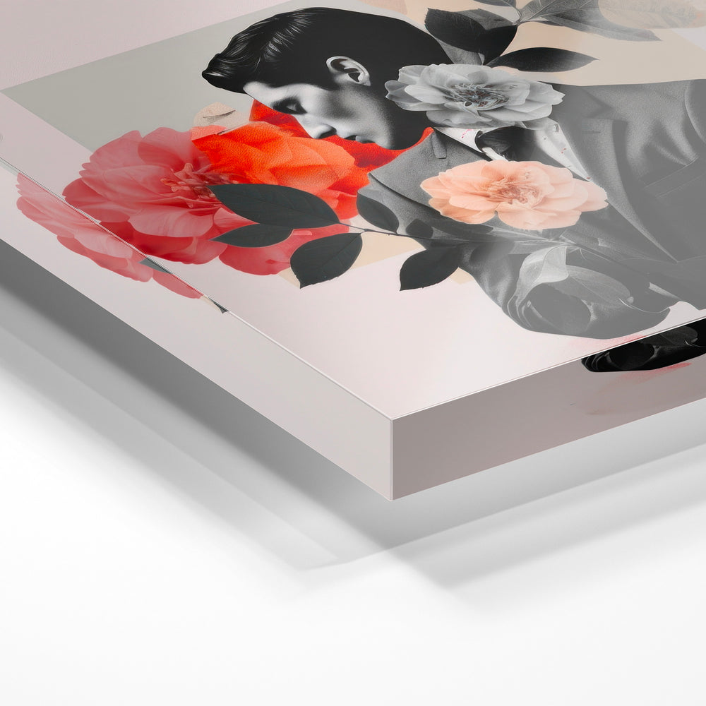 Gros plan de la matière : le tirage sous verre acrylique, tranche transparente visible.