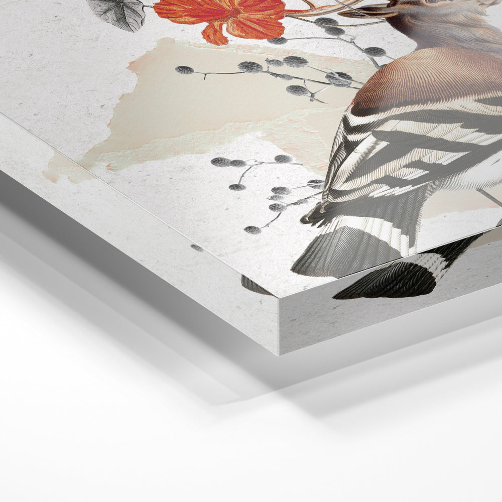 Gros plan de la matière : le tirage sous verre acrylique, tranche transparente visible.