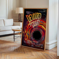 Le tableau accroché en situation dans un intérieur meublé.