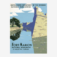 Affiche vintage d'époque art déco représentant le Fort Marion avec sa forteresse jaune et ses murs de pierre, entourée d'eau.