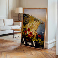 Le tableau accroché en situation dans un intérieur meublé.
