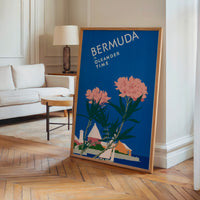 Le tableau accroché en situation dans un intérieur meublé.