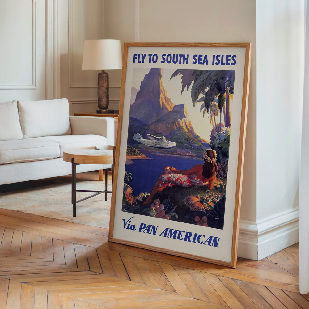 Le tableau accroché en situation dans un intérieur meublé.