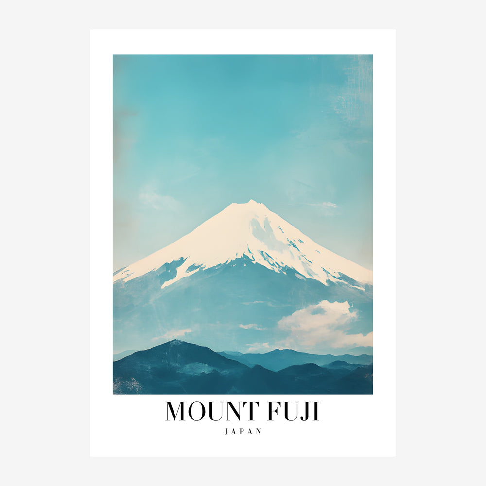 Affiche de voyage représentant le Mont Fuji enneigé avec ses pentes blanches dominant des montagnes bleues sous un ciel.