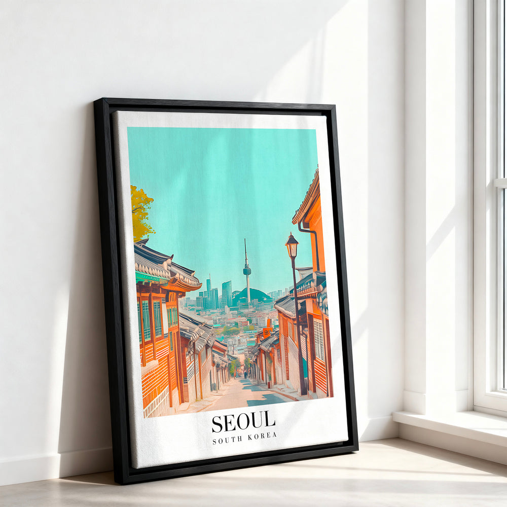 Le tableau accroché en situation dans un intérieur meublé.