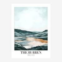 Affiche de voyage montrant un paysage minéral irlandais avec des collines rocheuses en gris-bleu encadrant un lac de.