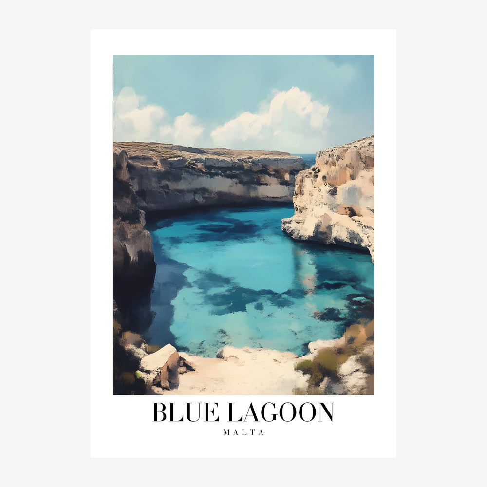 Vue plongeante d'un lagon turquoise entouré de hautes falaises blanches calcaires, avec ciel bleu et nuages blancs.