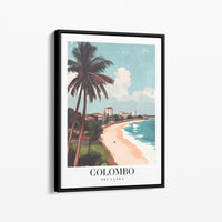 Le tirage encadré d'une caisse américaine noire, vu de trois quarts contre un mur clair.