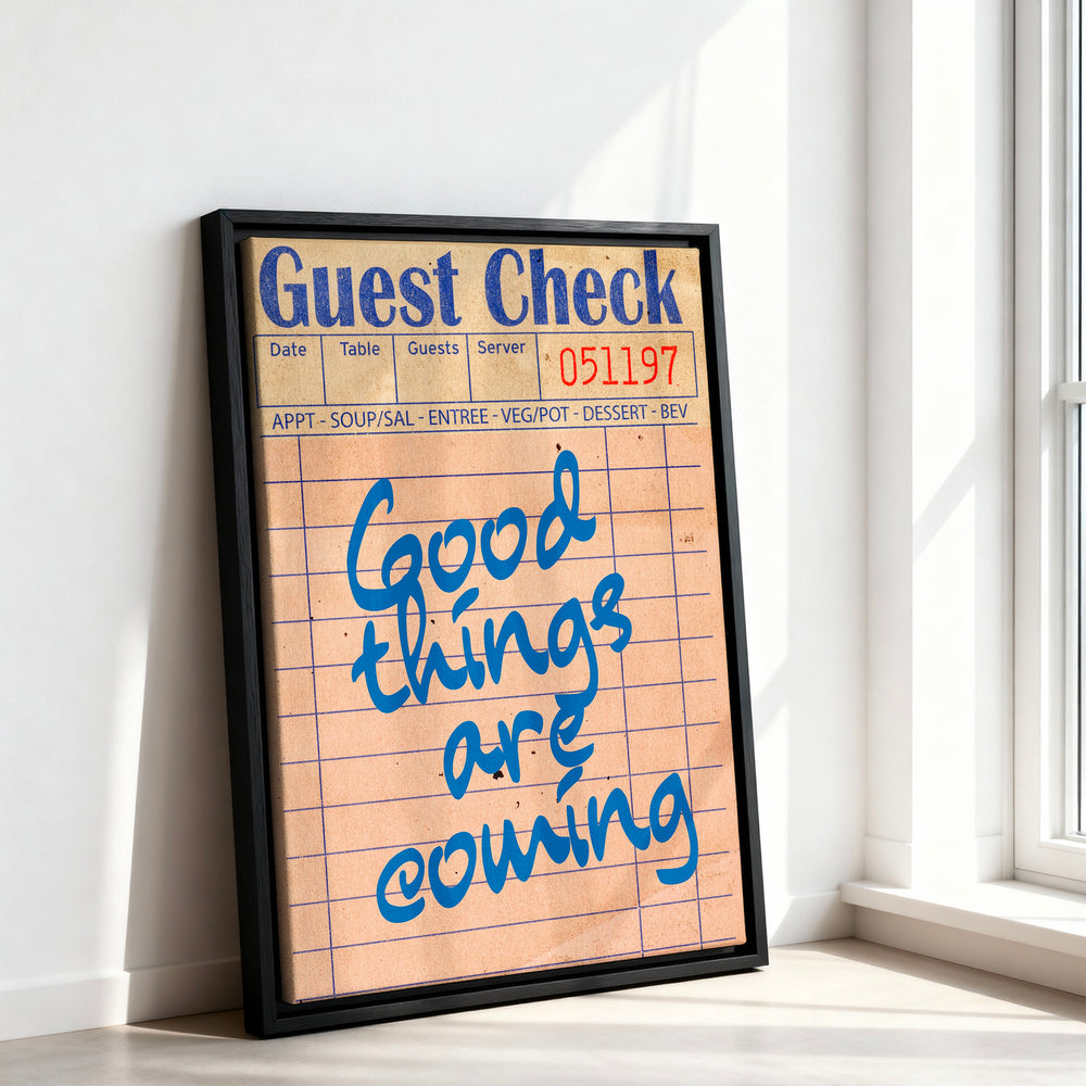 Le tableau accroché en situation dans un intérieur meublé.